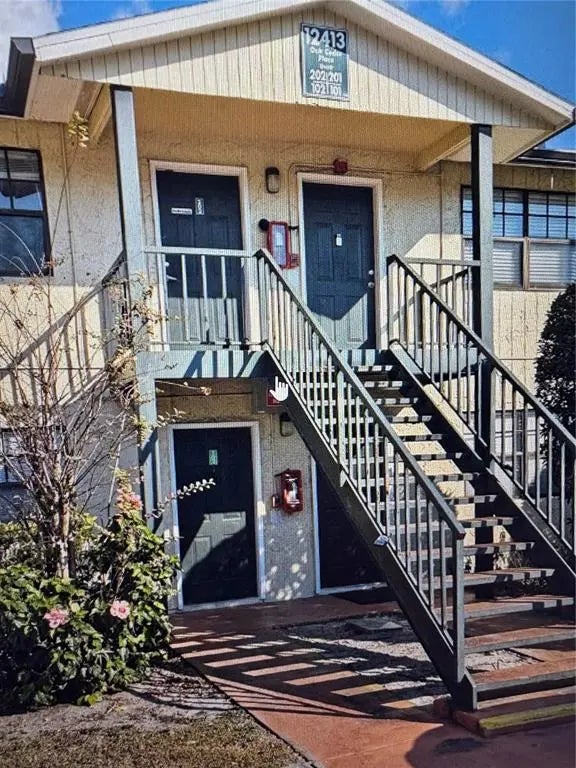 12413 Oak Cedar Place 201, TAMPA