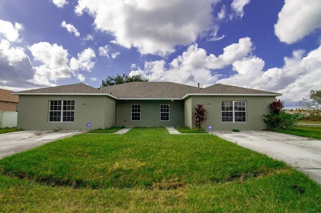 402 Bridgewater Court, KISSIMMEE