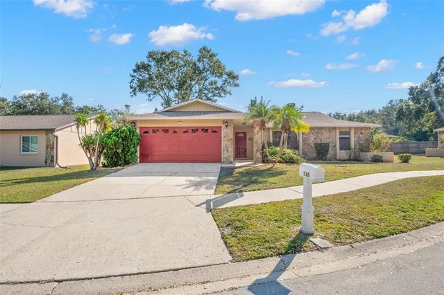 110 Meadowcross Drive, SAFETY HARBOR