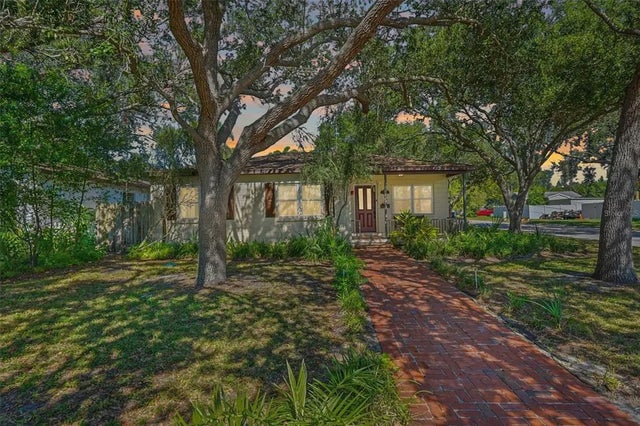 135 Nw Monroe Circle N, ST PETERSBURG
