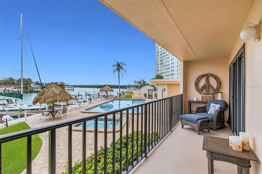 51 Island Way 108, CLEARWATER BEACH