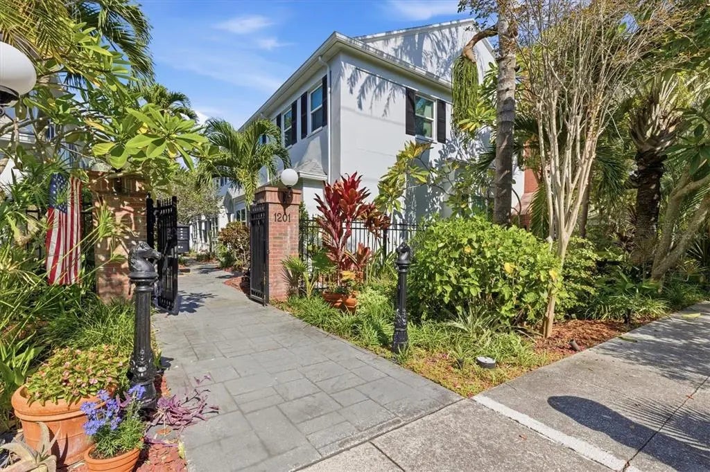 1201 W Horatio Street D4, TAMPA