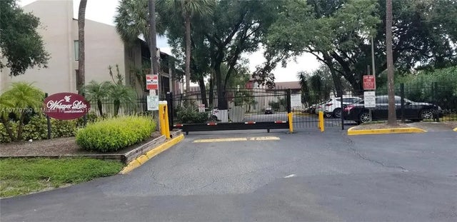 3824 N Lake Drive 108, TAMPA