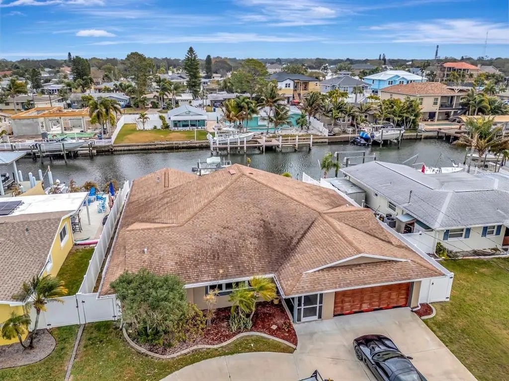 405 Driftwood Drive E, PALM HARBOR