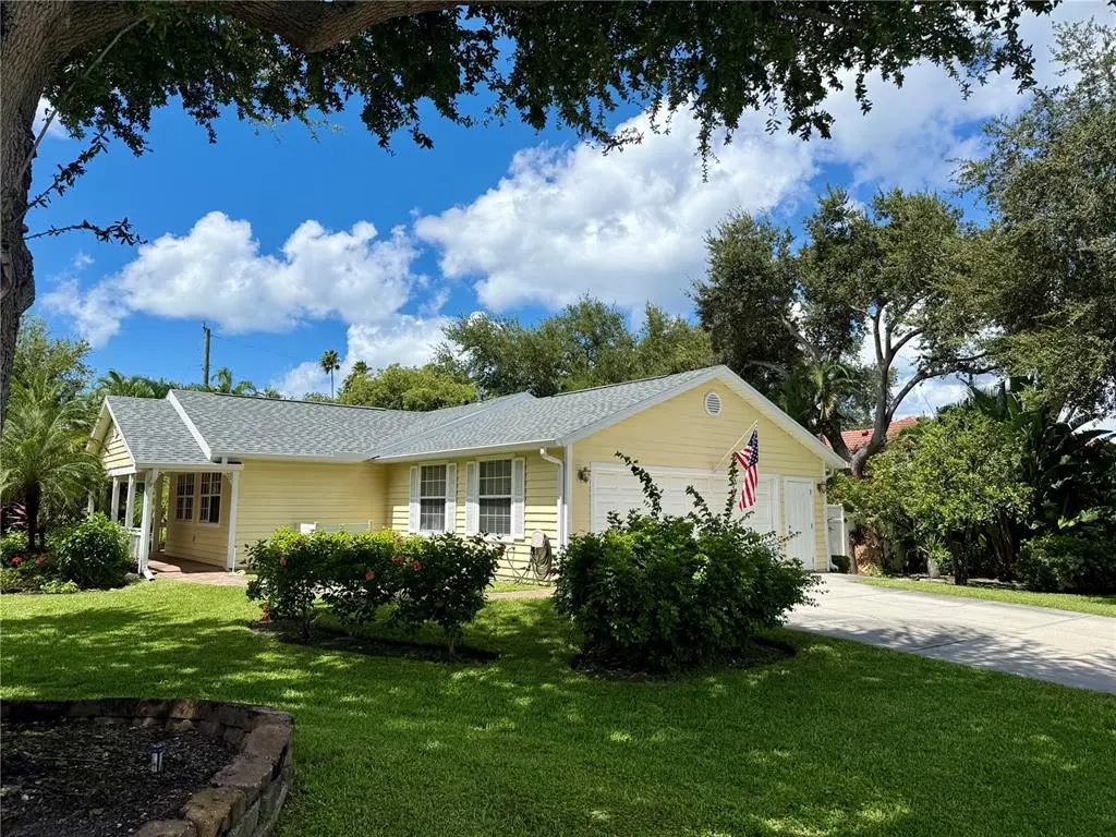 1689 Alta Vista Street, SARASOTA