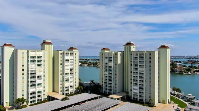 400 64 Avenue 1207, ST PETE BEACH