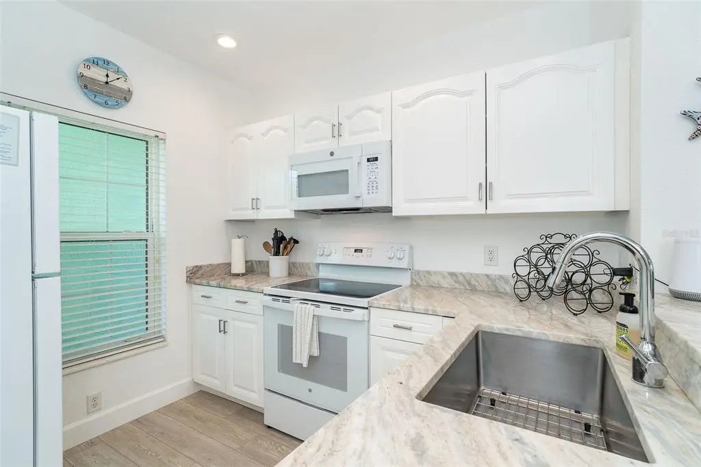 Gulf Shores Realty: 7 44c6af04a9b632f56c686017839ab373 l