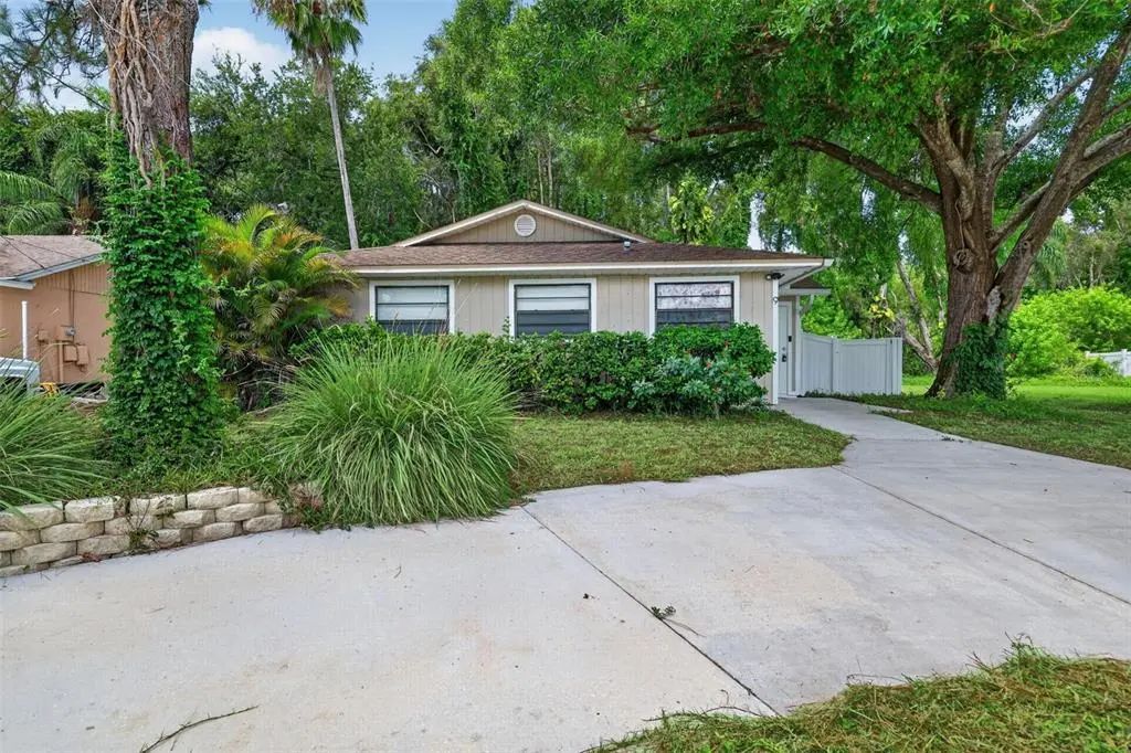 9 Freshwater Drive, PALM HARBOR