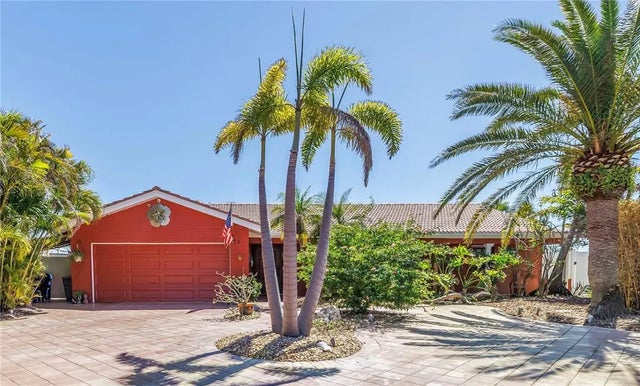351 S Julia Circle, ST PETE BEACH