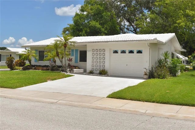9639 Mainlands Boulevard E, PINELLAS PARK
