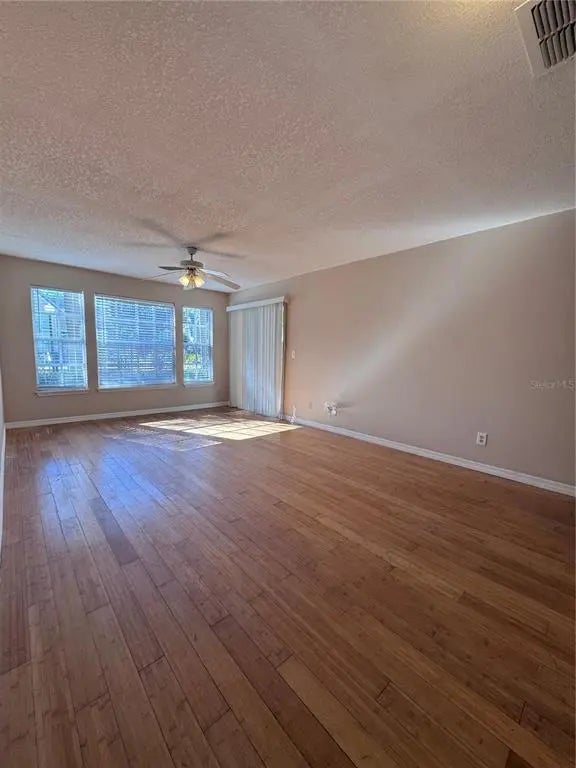 Photo of Listing #S5143294