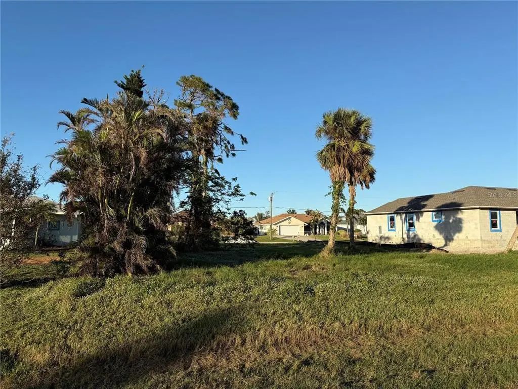 57 Mark Twain Ln, ROTONDA WEST