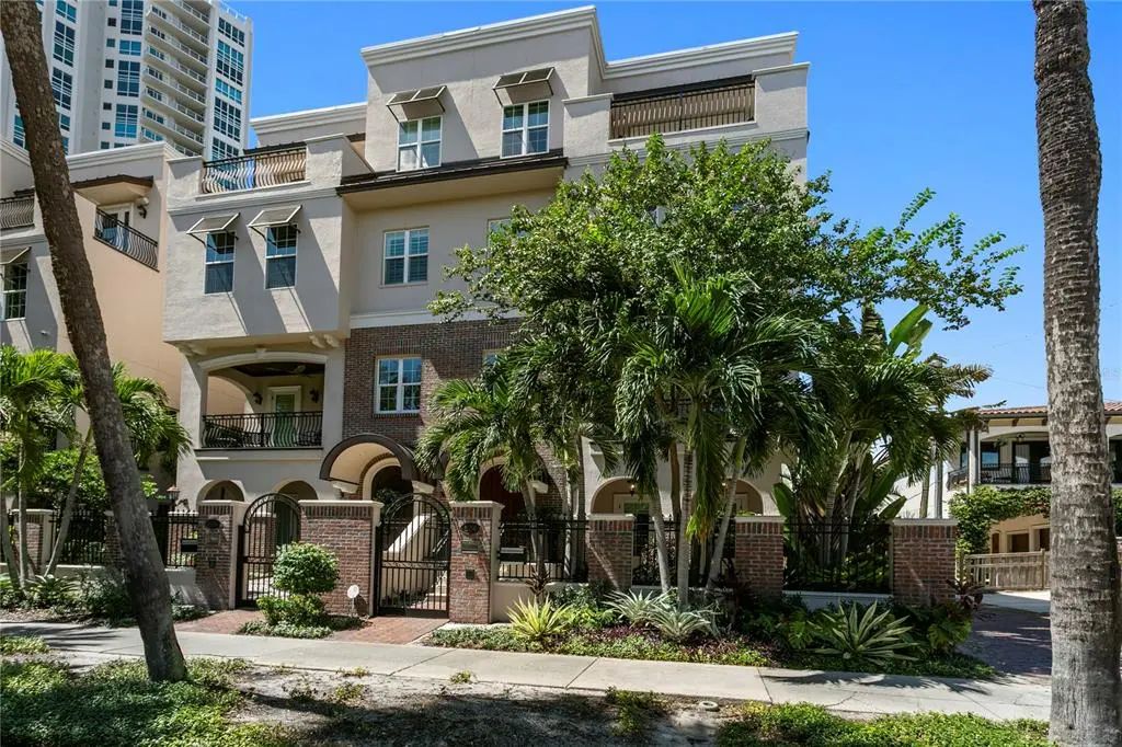 524 Beach Drive Ne, ST. PETERSBURG