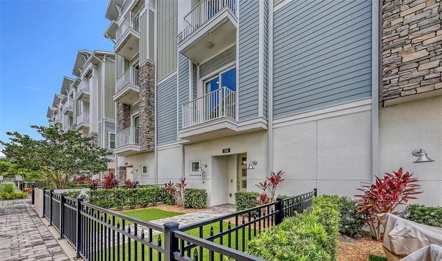 516 Laurel Park Drive, SARASOTA