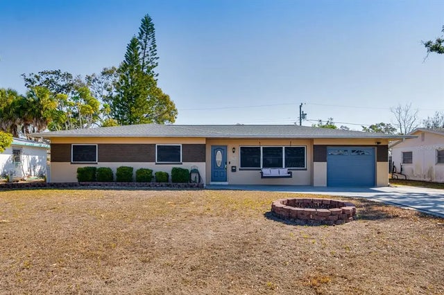 1901 Winchester Road N, ST PETERSBURG