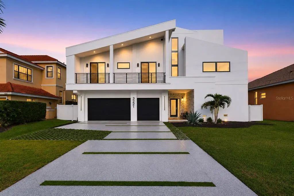 3221 Gulf Boulevard, BELLEAIR BEACH