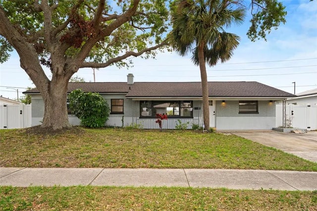 2250 64th Street N, ST PETERSBURG