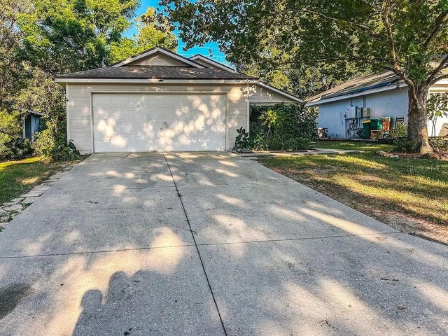 704 Kenmoore Court, EUSTIS