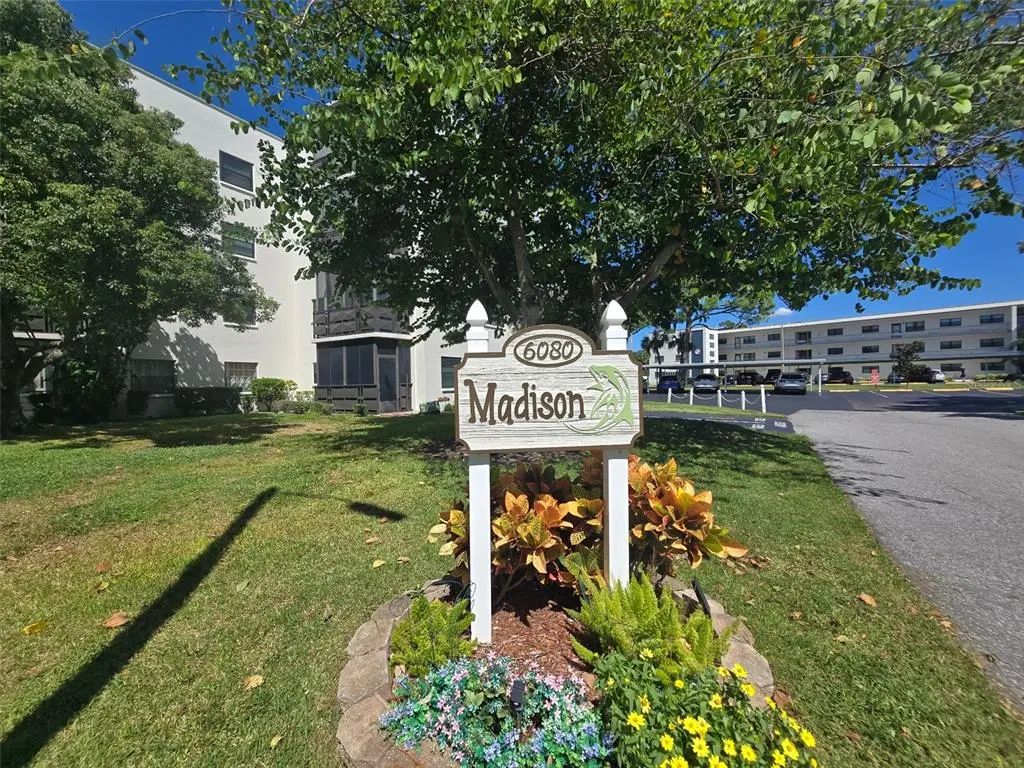 6080 80th Street N 102, ST PETERSBURG