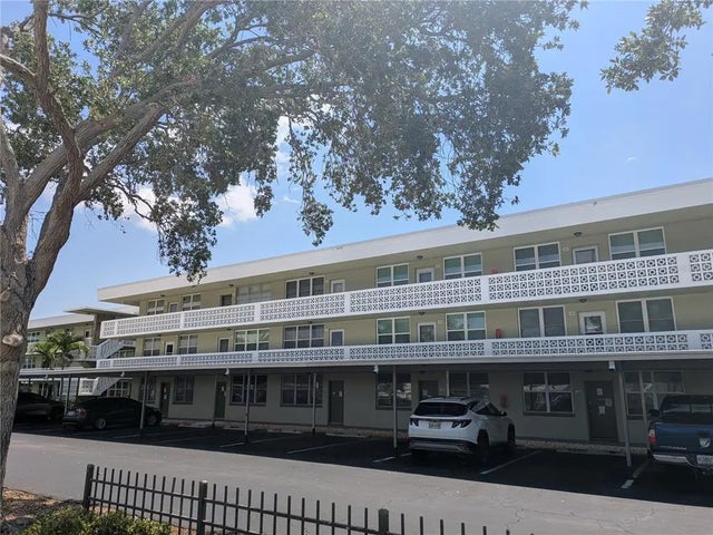 4705 Ne 1st Street Ne 327, ST PETERSBURG