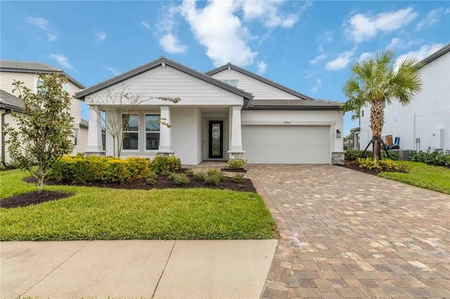 17408 Savory Mist Circle, LAKEWOOD RANCH