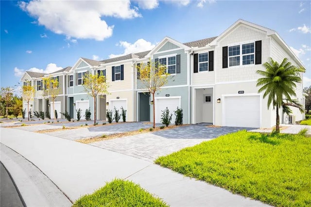 1218 Pineywood Field Drive, DAVENPORT