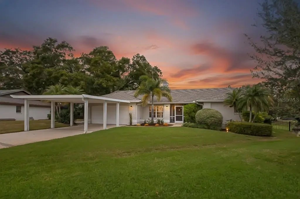 3418 E Lake Drive, LAND O LAKES