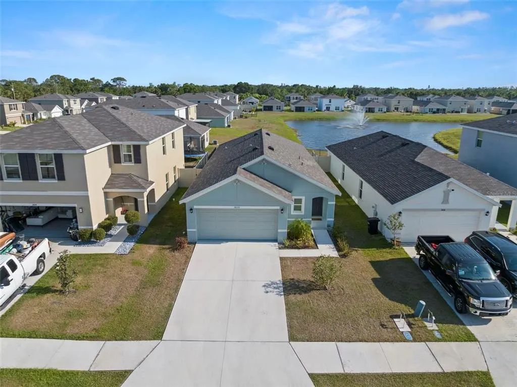 3820 Mannered Gold Avenue, BRADENTON