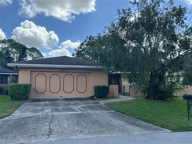 374 Troon Court, WINTER HAVEN