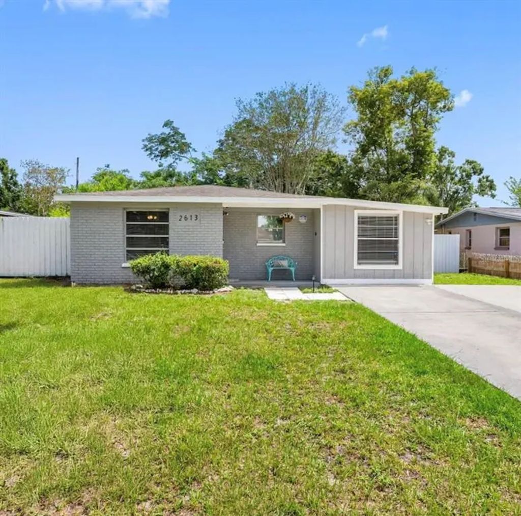 2613 E 111th Avenue, TAMPA
