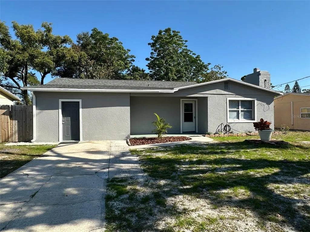 890 Emerald Drive, MOUNT DORA