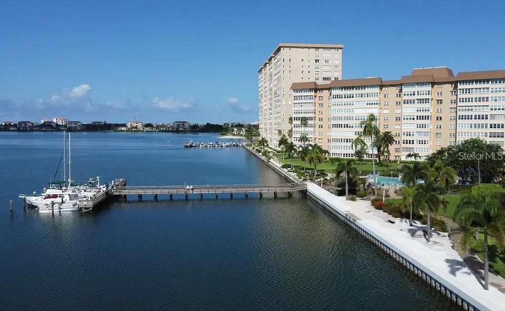 5108 Brittany Drive S 1008, ST. PETERSBURG