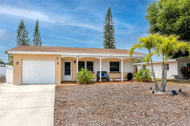 272 Wertz Drive, LARGO