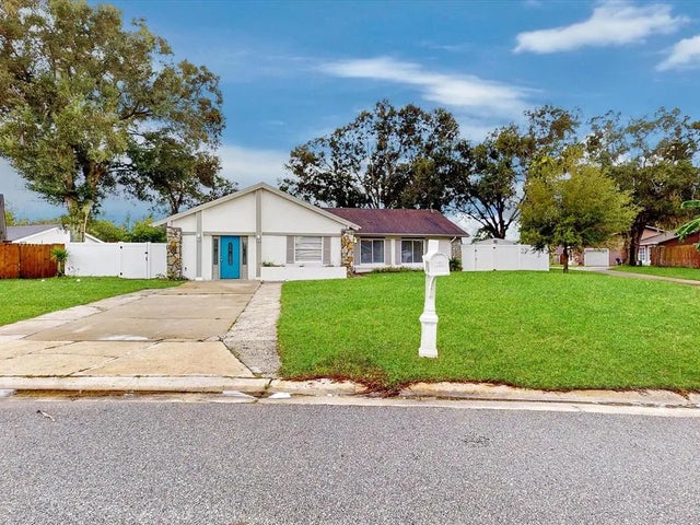 830 E Flag Lane, KISSIMMEE