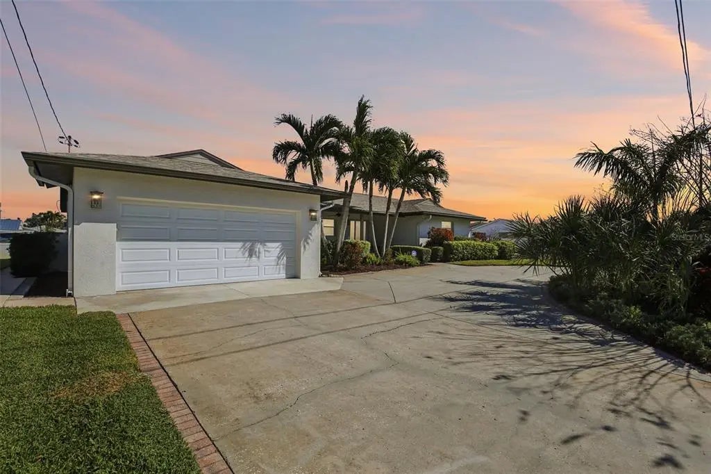 3963 14th Street Ne, ST PETERSBURG