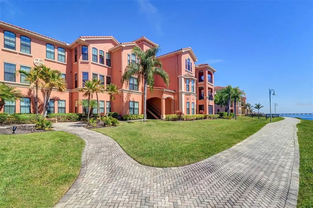 2747 Via Capri 1116, CLEARWATER