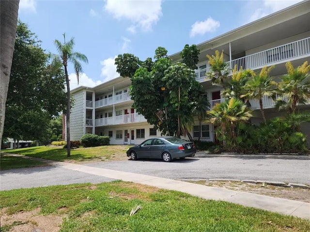 5155 9th Avenue N 206 B, ST PETERSBURG