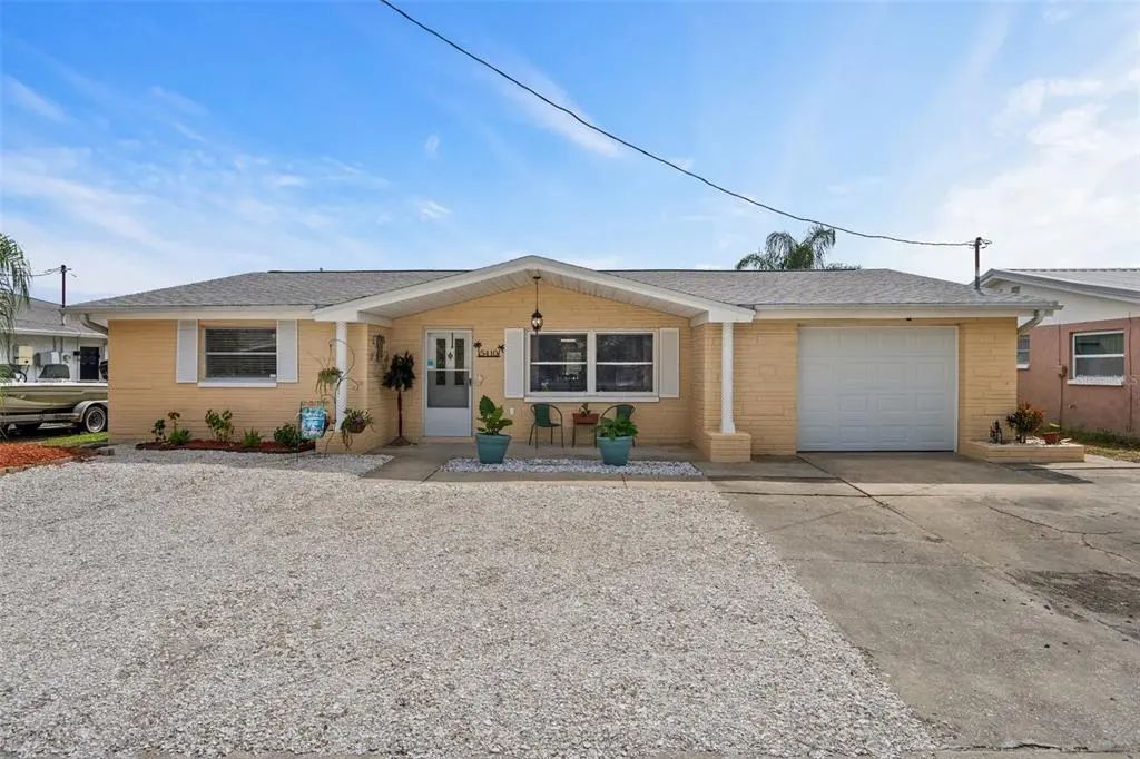 5410 Flora Avenue, HOLIDAY
