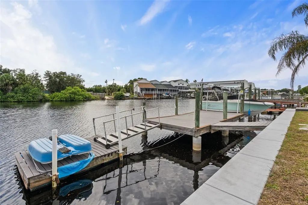 5410 Flora Avenue, HOLIDAY