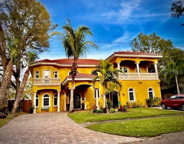 911 Jungle Avenue N, ST PETERSBURG