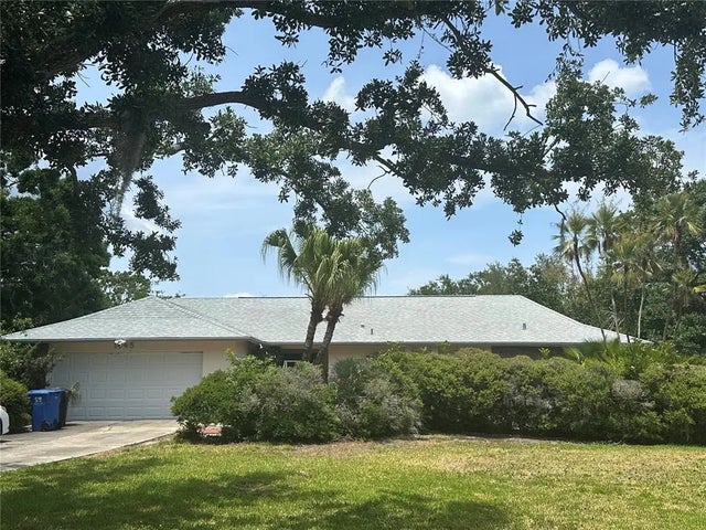 1445 72nd Avenue Ne, ST PETERSBURG