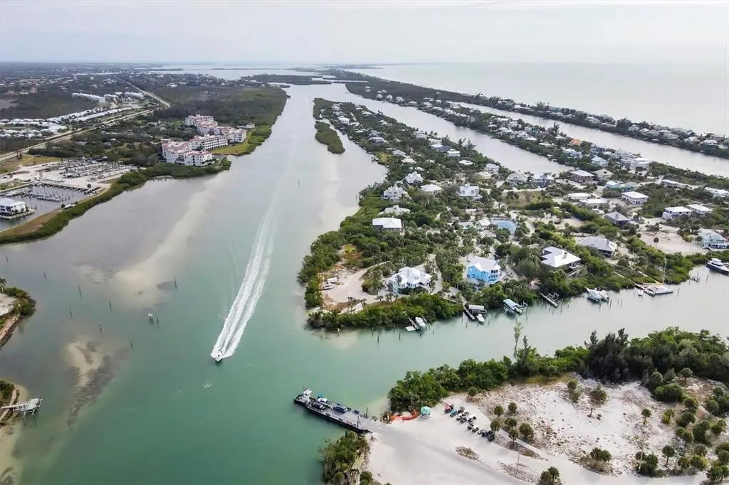 Gulf Shores Realty: 12 9bb5b3ee3493a81e1f3d360a51995e5d l