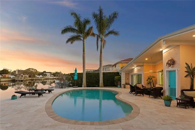 3943 Fontainebleau Drive, TAMPA