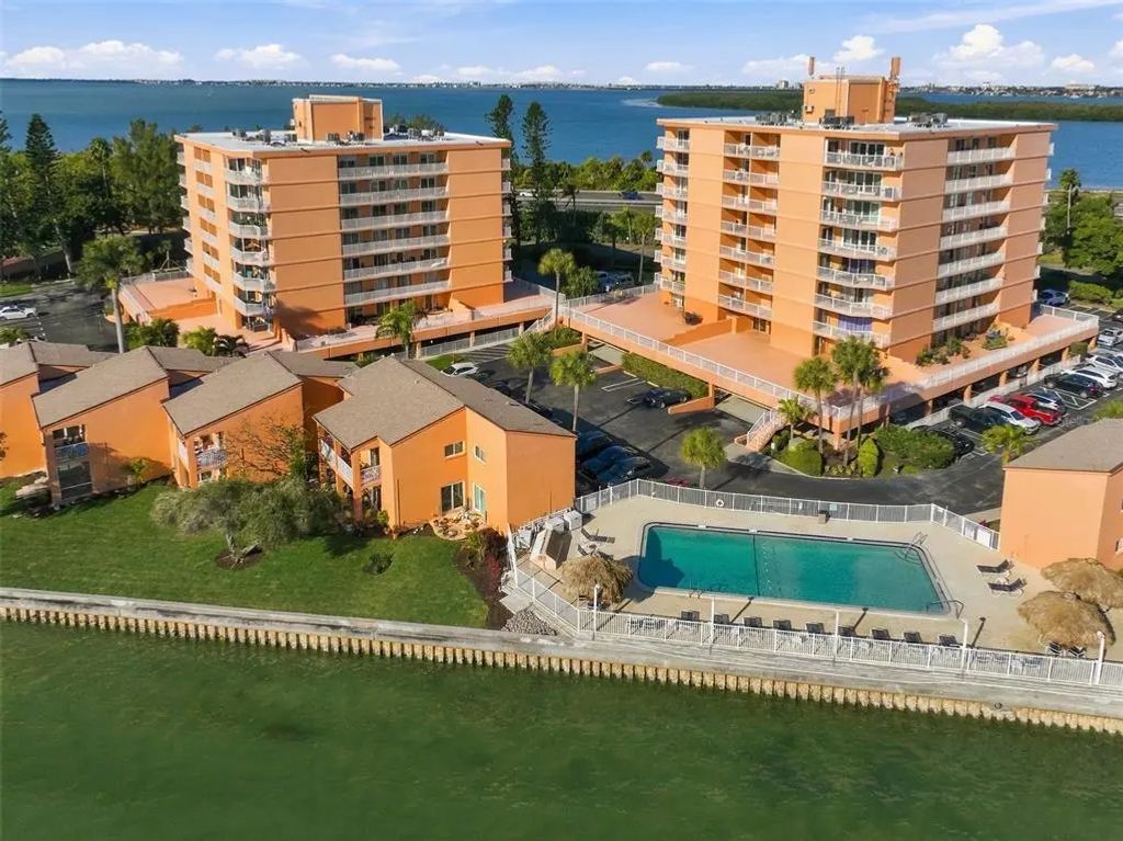 7430 Sunshine Skyway Lane S 505, ST. PETERSBURG