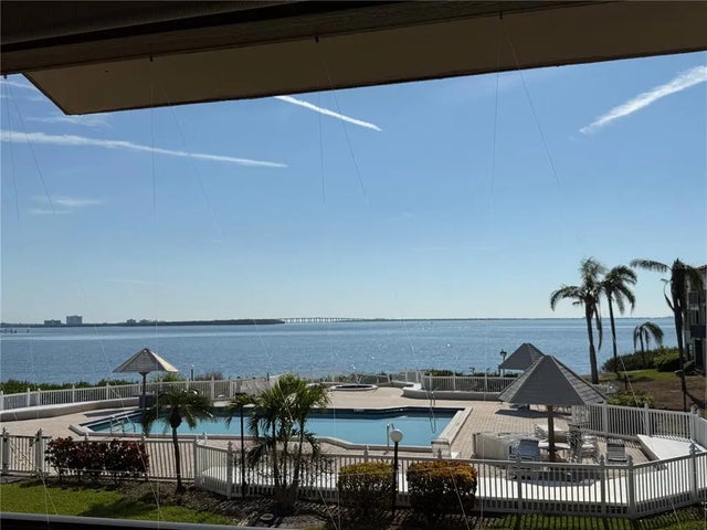 6268 Palma Del Mar Blvd S 215, ST PETERSBURG