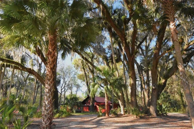1302 Se Wacahoota Road, MICANOPY