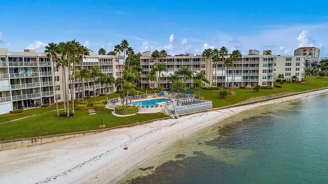 5901 Bahia Del Mar Circle 221, ST PETERSBURG