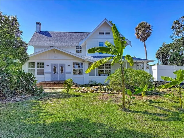 8352 Ridge Road, SEMINOLE