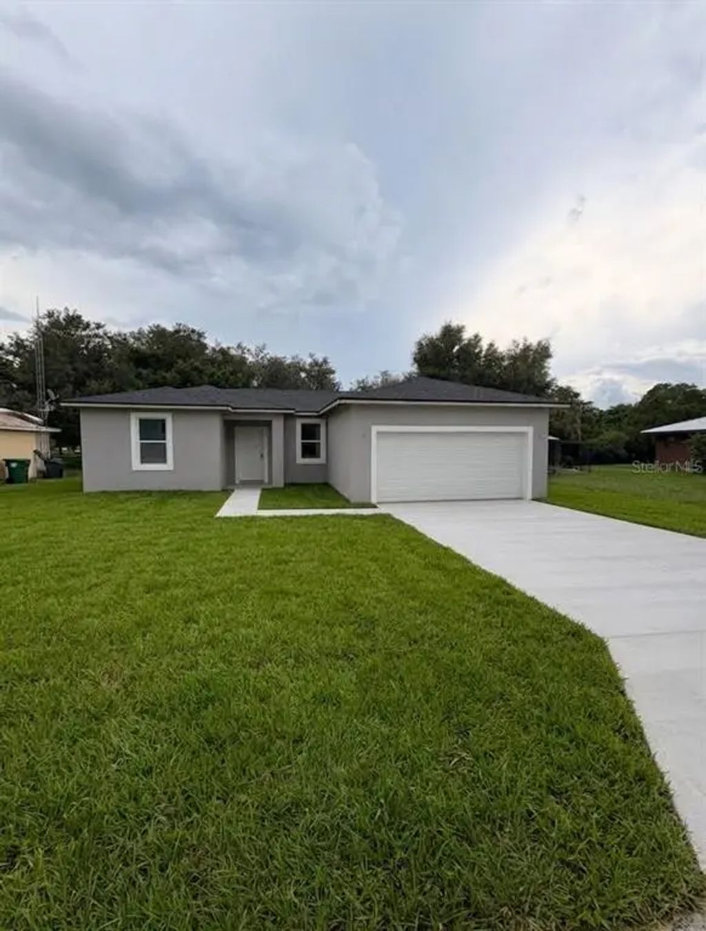 504 E Riviera Street, AVON PARK