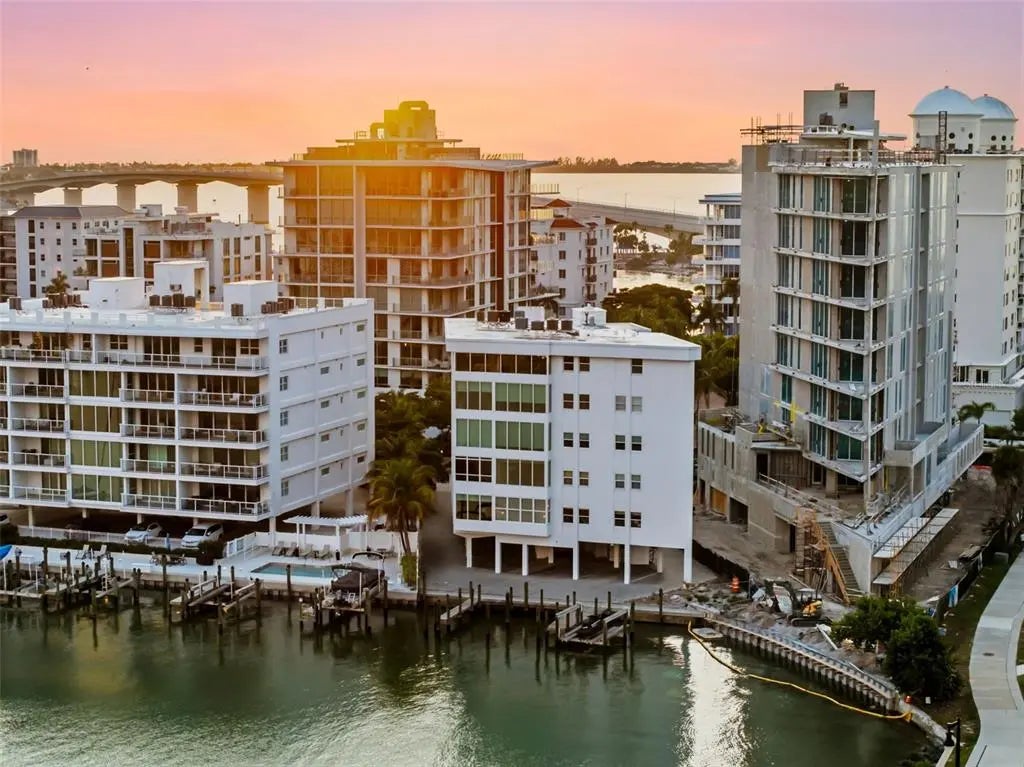 660 Golden Gate Point 61, SARASOTA
